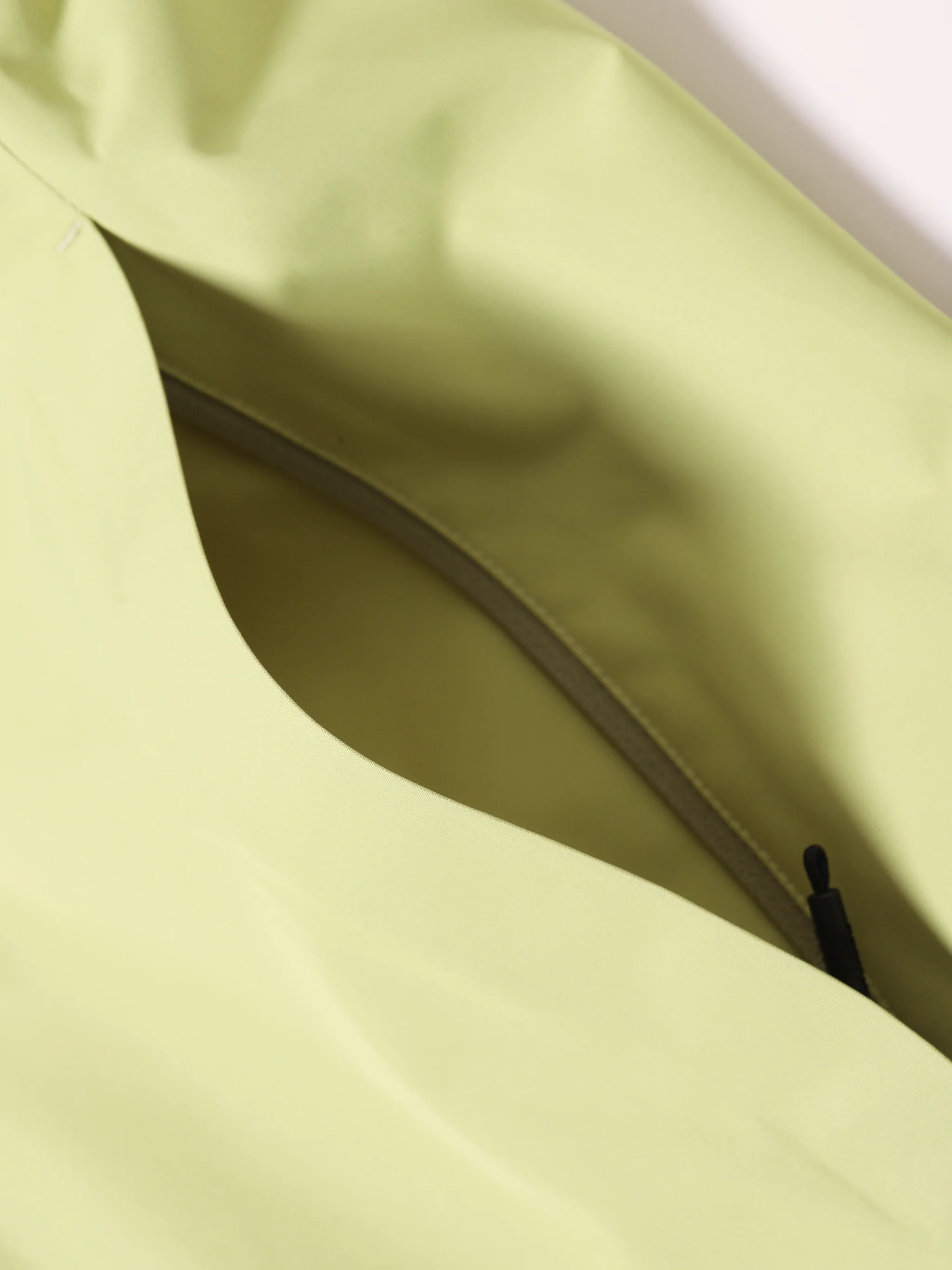 Interstellar Traverse Lightweight Shell Rain Jacket - Image 7